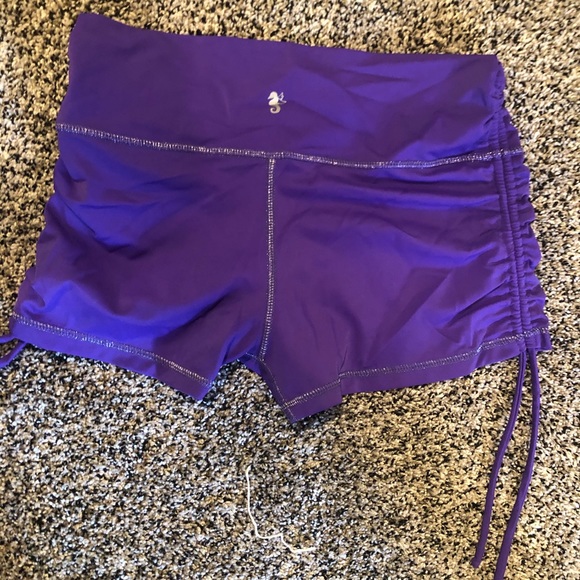 CrossFit Angel Del Mar shorts 💕 - Picture 2 of 3